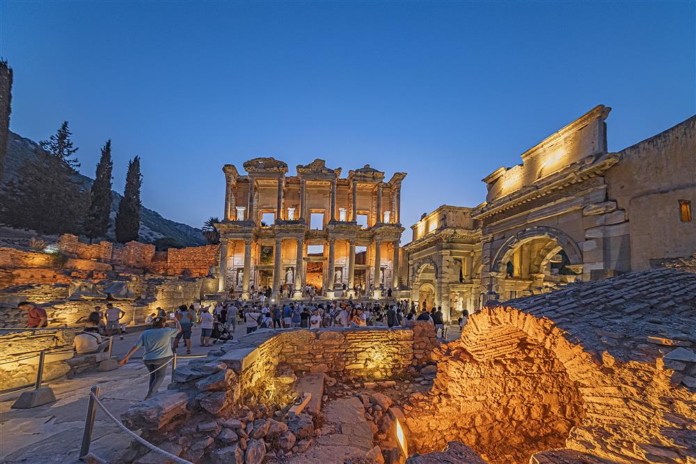 GEÇMİŞİN KAPILARI 1 MİLYONU AŞKIN ZİYARETÇİYE ARALANDI