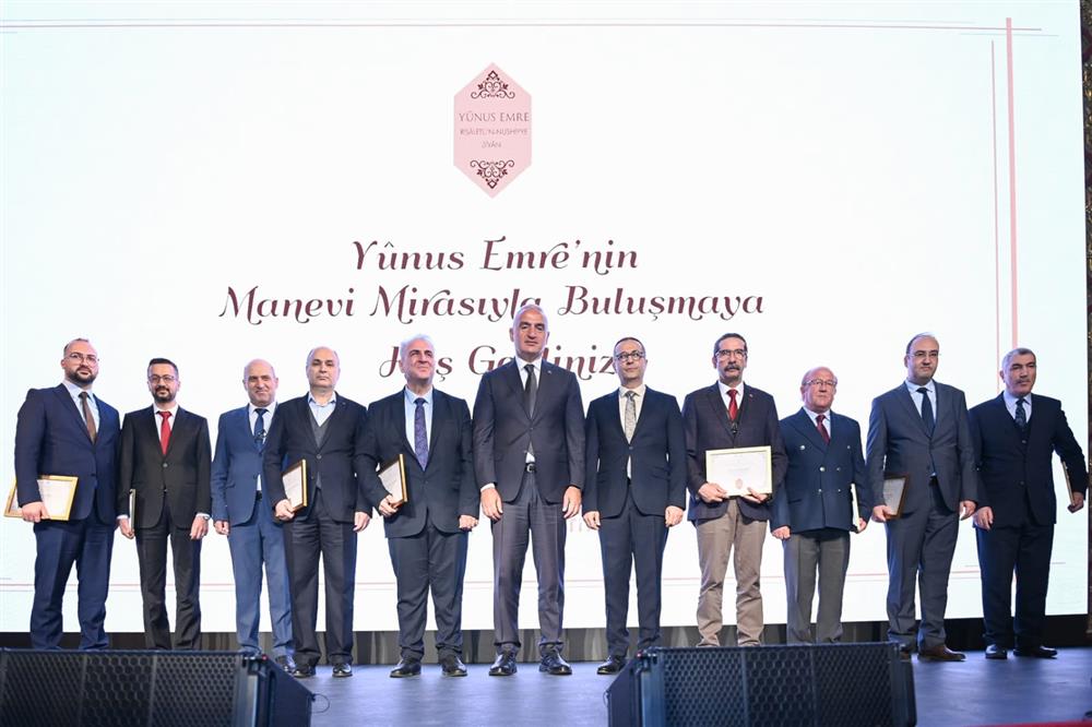 ASIRLIK NÜSHALAR YUNUS EMRE’NİN MİRASINI GÜNÜMÜZE TAŞIYOR