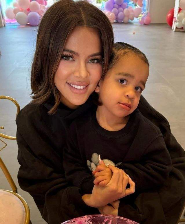 Khloe Kardashian’ın dergi pozlarına eleştiri yağdı