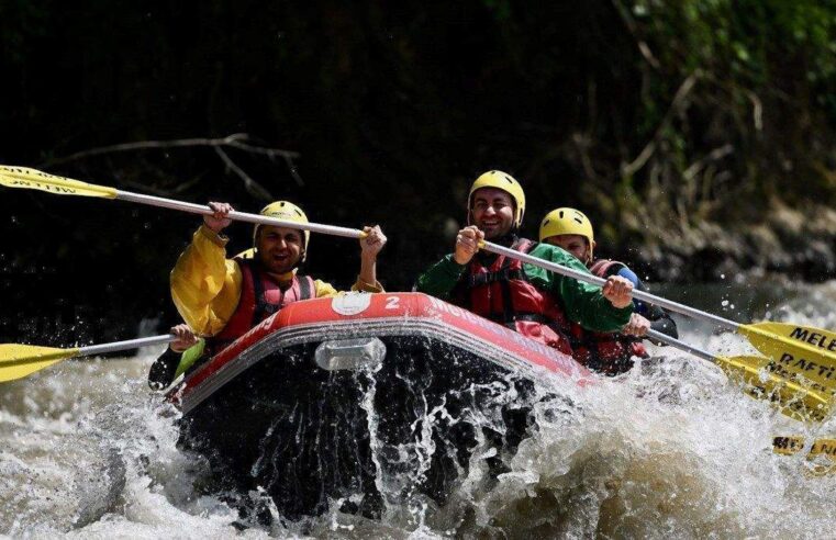 Düzce’de rafting keyfi yaptılar
