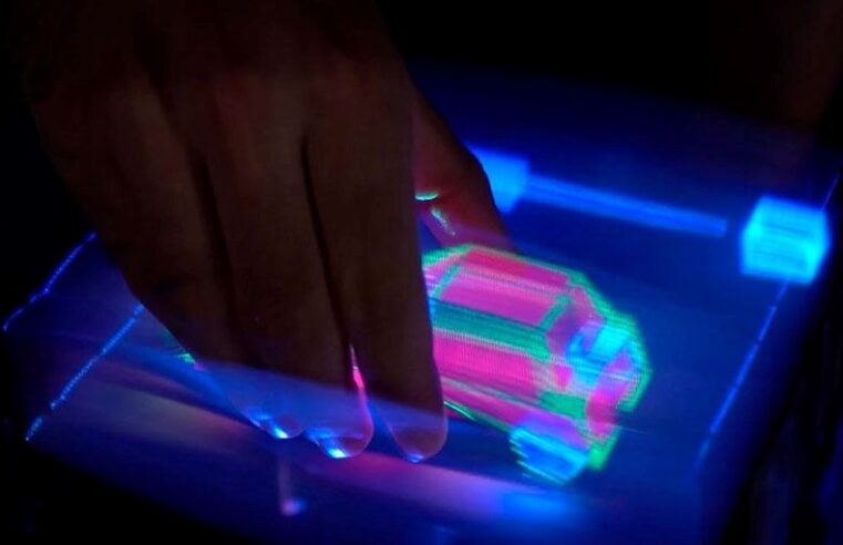 Dünyanın ilk etkileşimli 3D hologramı geliştirildi