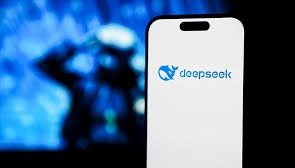 DeepSeek krizi büyüyor: Kullanıcı komutlarını da sızdırmış