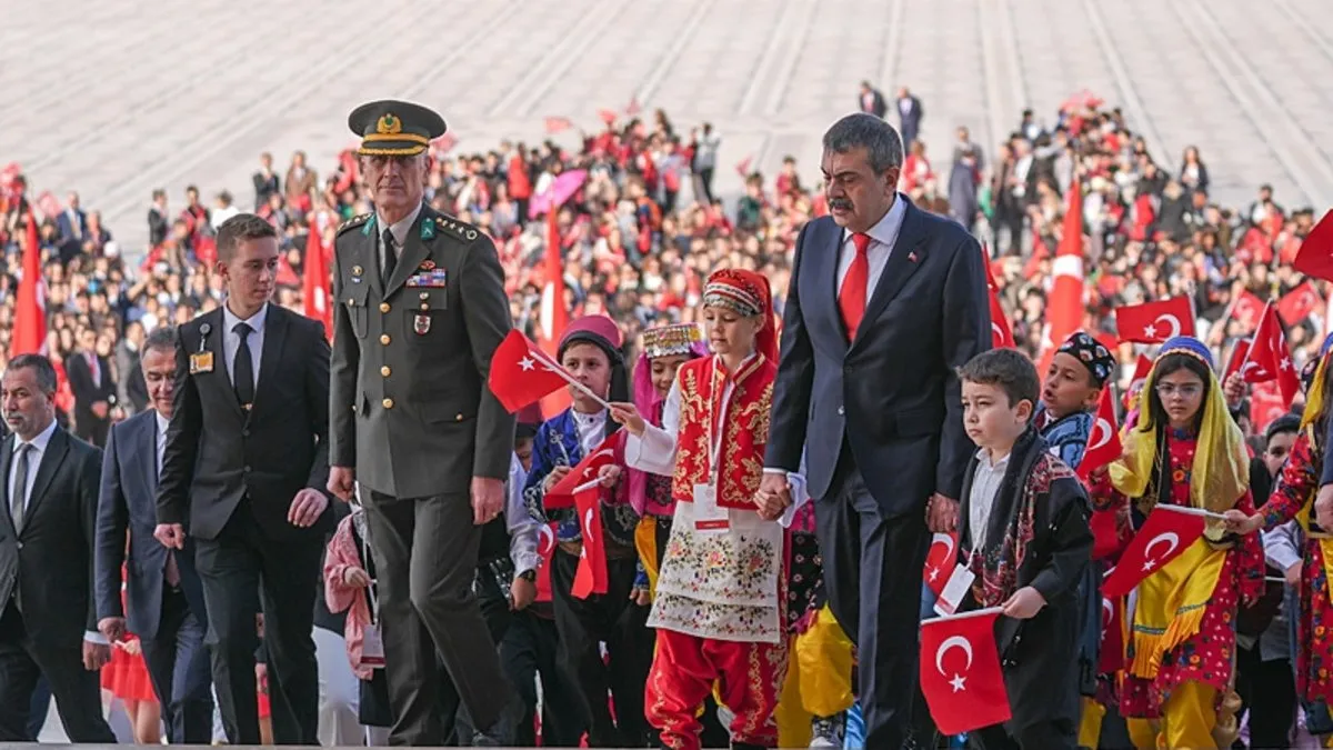 Anıtkabir’de 23 Nisan coşkusu: Devlet Erkanı Anıtkabir’i ziyaret etti