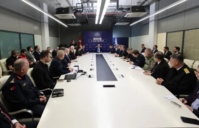Başkan Erdoğan AFAD’daki kriz merkezinde brifing aldı: Devletin tüm birimleri teyakkuz halinde