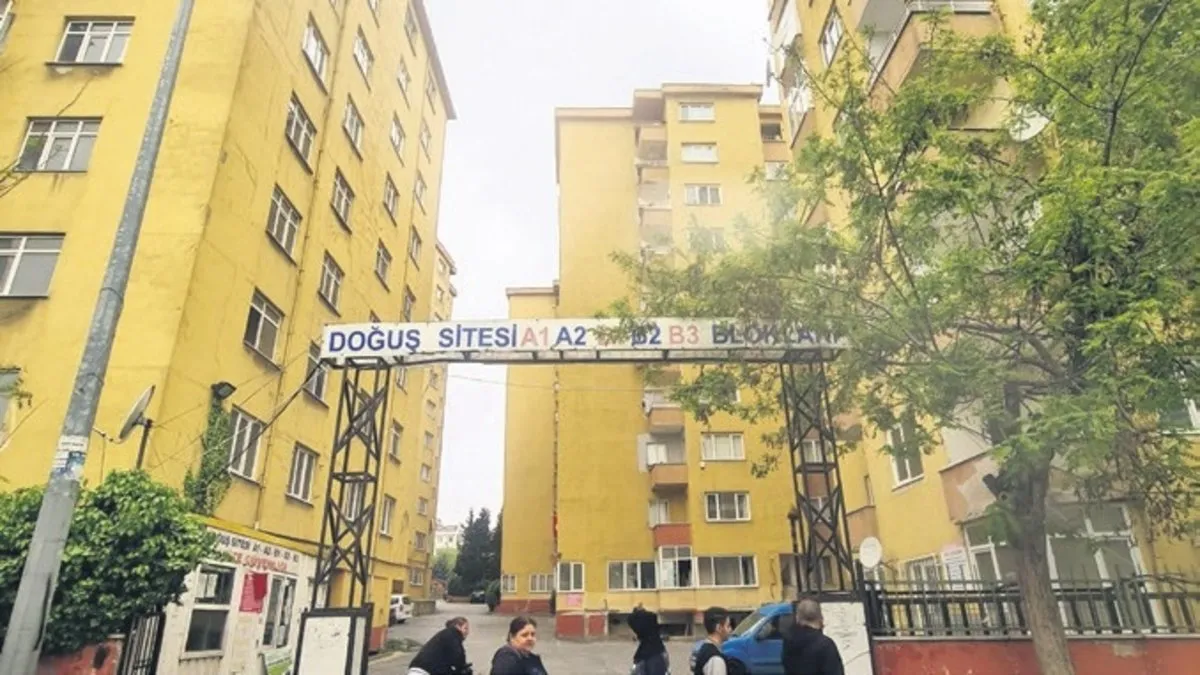 Çatlak siteyi TOKİ yenileyecek