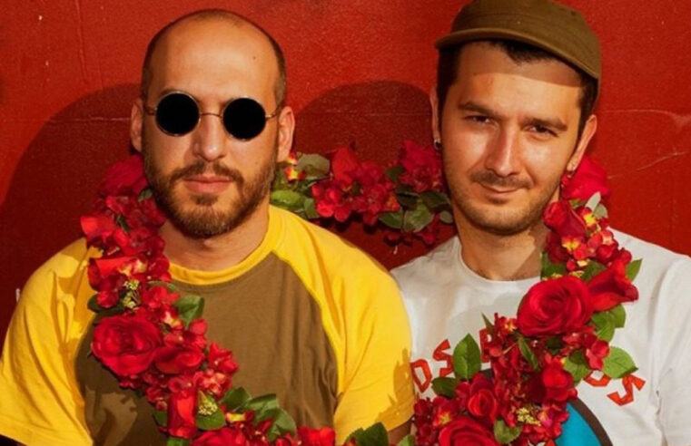 “Dans Ederek Dağılmak” – Koca Bir Saçmalık – Jakuzi