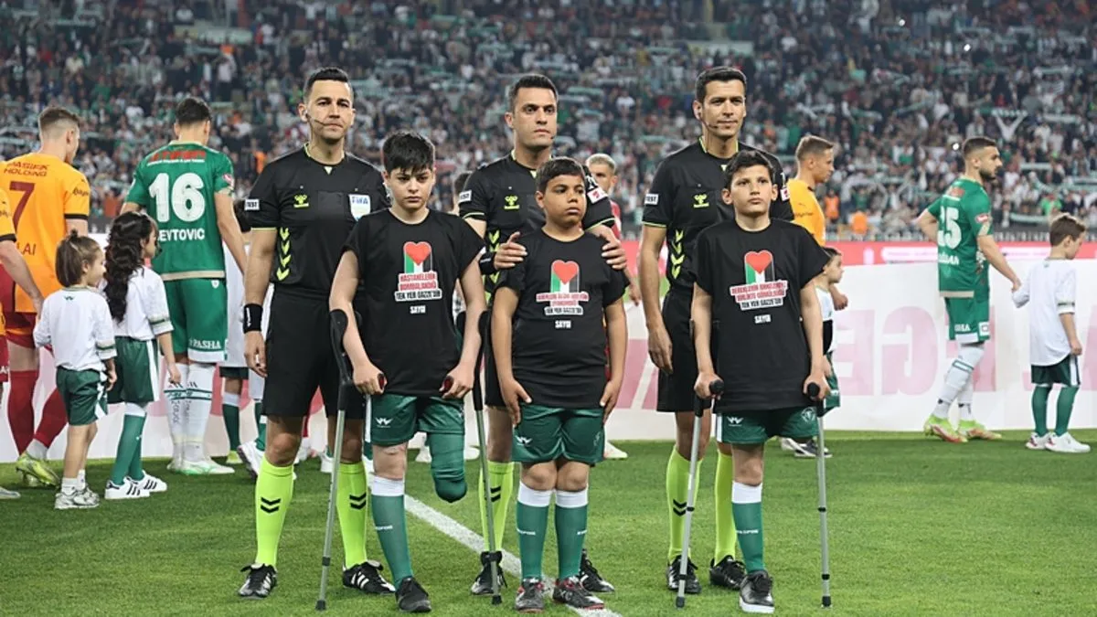 Konyaspor-Galatasaray maçında duygulandıran seremoni!