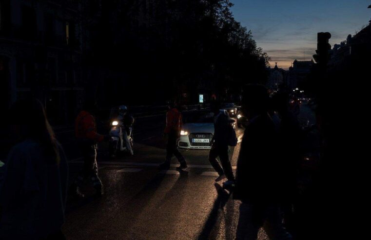 Avrupa’daki elektrik kaosu Türkiye’yi etkiler mi? Bakan Bayraktar’dan açıklama
