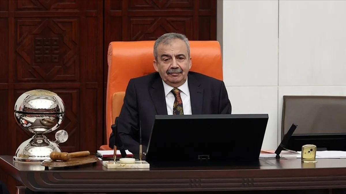 SON DAKİKA | Sırrı Süreyya Önder’in sağlık durumu nasıl? Doktorlarından yeni açıklama: Hayati tehlikesi artarak devam etmekte