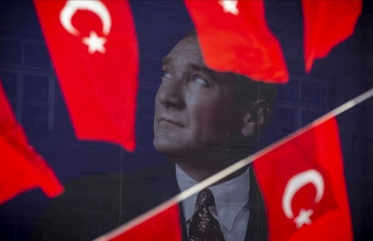 Siyasilerden 23 Nisan mesajı