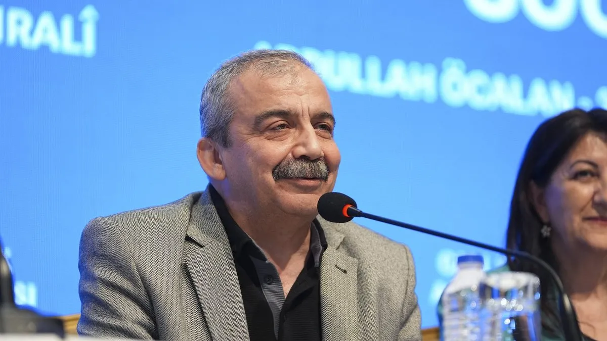 Sırrı Süreyya Önder’in hayatını kaybetmesi sonrası Zafer Partisi’nden çirkin paylaşımlar