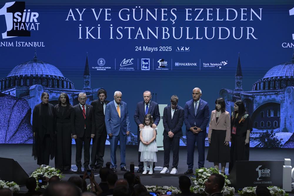 ŞİİRİN VE DÜŞÜNCENİN USTA İSMİ İSTANBUL’DA YÂD EDİLDİ