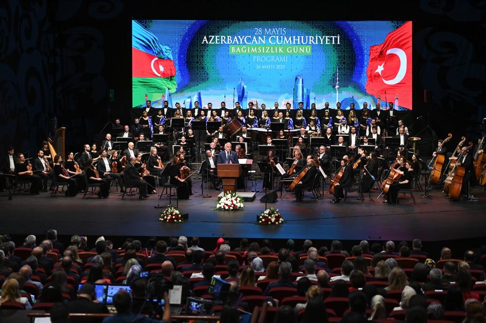 TÜRK DÜNYASININ ORTAK GURURU AZERBAYCAN’IN BAĞIMSIZLIK GÜNÜ KÜLLİYE’DE KUTLANDI