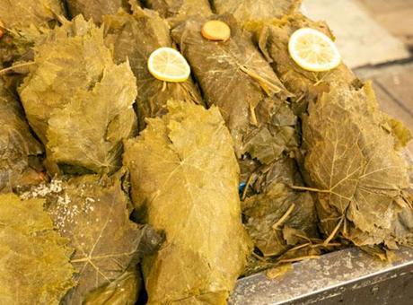 Kışın sarma sarmak isteyen yazdan saklasın! Tuza gerek yok, yapraklar ilk günki gibi