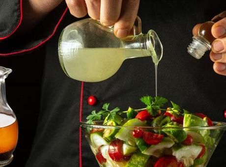 Limon mu, sirke mi? Salata için doğru asidi seçin, kilo vermek isteyenler için birebir