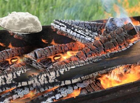 Mangal odununa serpin, köz saatlerce sönmüyor! Dumanı ve kokuyu azaltan taktik