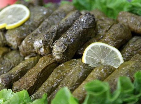 Sarmanın sırrı harcında saklı! Herkes tarif soracak, tuzlu suda bekletince lezzet tavan