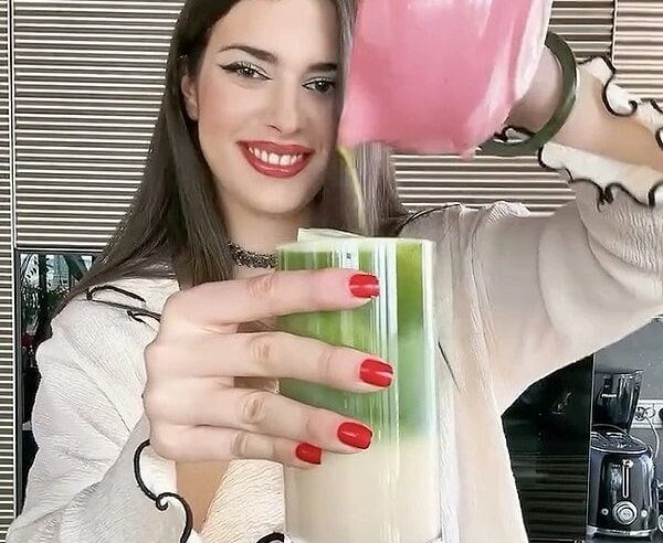 Evet, yine TikTok… Dubai çikolatası gitti, matcha çayı geldi! Üstelik matcha ile baklava yaptılar
