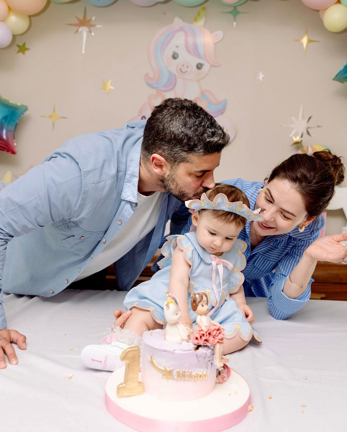 Yıldız Çağrı Atiksoy kızı Mira Milena’nın yüzünü ilk kez paylaştı