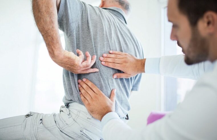 6 tip sırt ağrısına dikkat: Meğer bu hastalıkların habercisiymiş