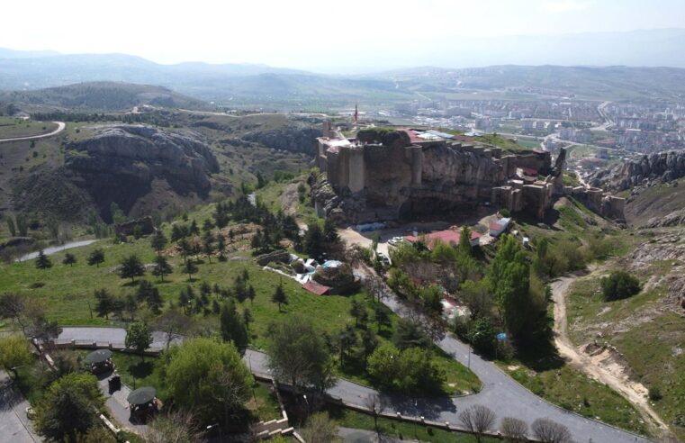 Elazığ’daki Harput Kalesi’nde kazı sezonu başladı