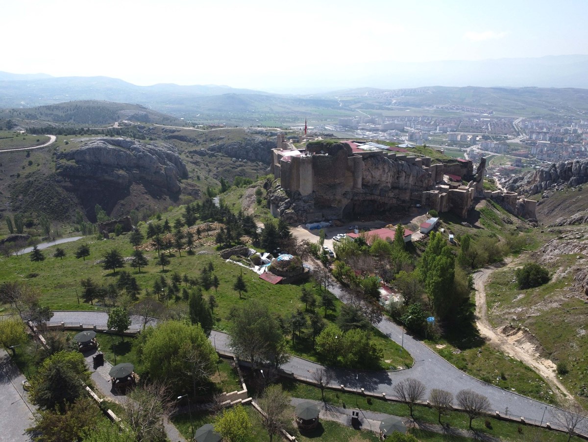 Elazığ’daki Harput Kalesi’nde kazı sezonu başladı