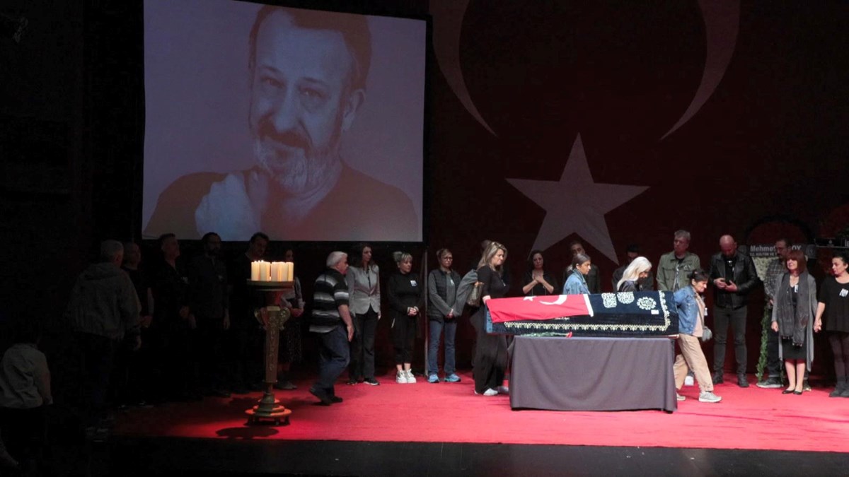 Usya oyuncu Naşit Özcan son yolculuğuna uğurlandı
