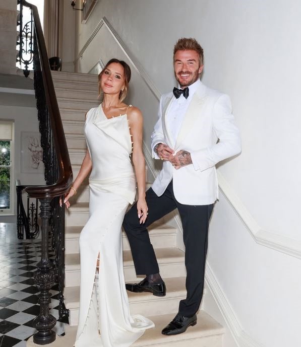Victoria Beckham Space Girls’den binlerce dolar kazandı