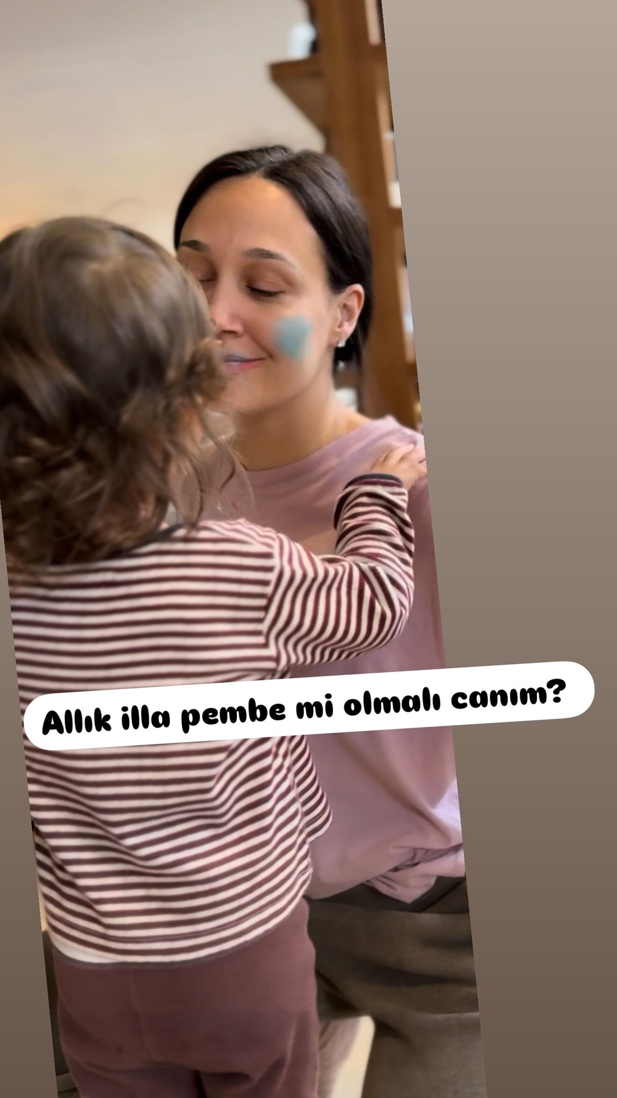 Gupse Özay’dan kızı Jan Asya ile yeni kare