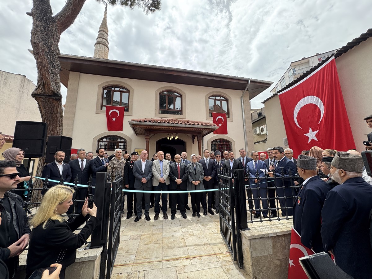Balıkesir’deki Alaca Mescid Camisi restorasyonun ardından ibadete açıldı