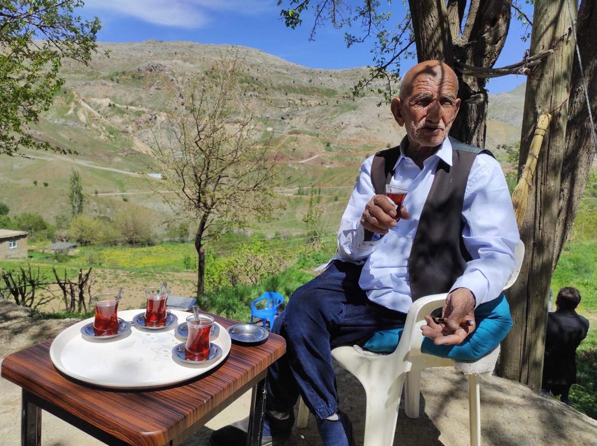 İlk aşkını alamayan Mehmet dede, 3 evlilik yaptı: 28 çocuğundan ilkine sevdiği kadının adını verdi
