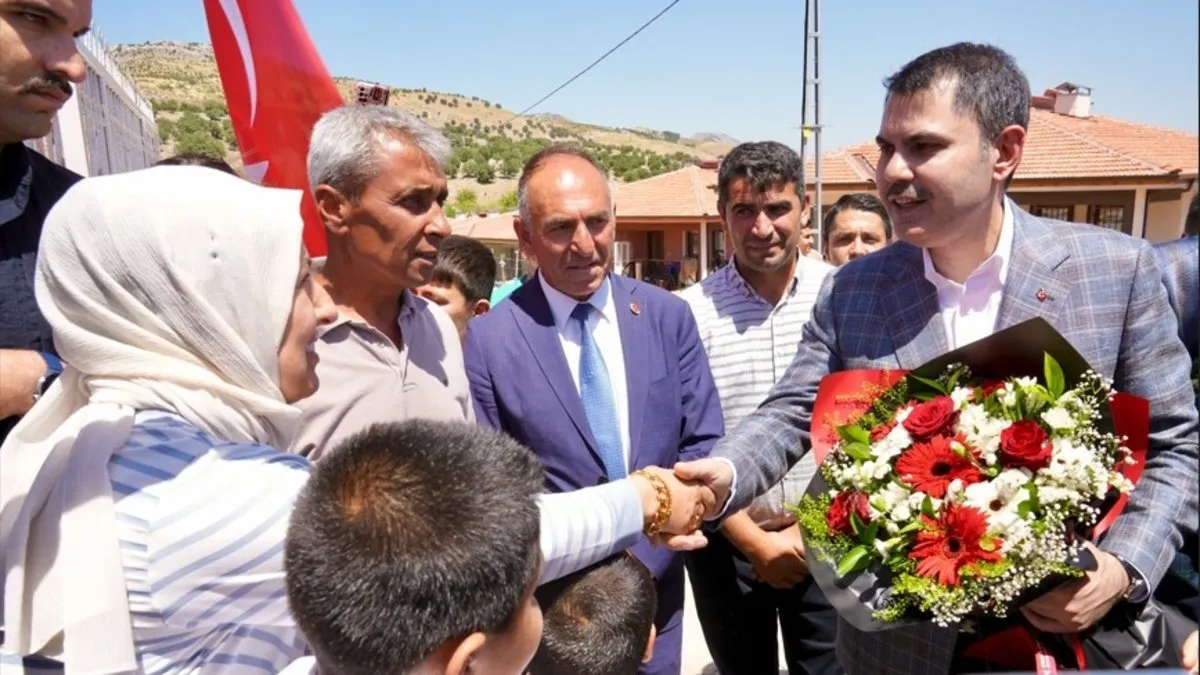 Bakan Kurum’a Zey Köyü’nden teşekkür! Depremzede vatandaş: Bize bebek gibi baktınız