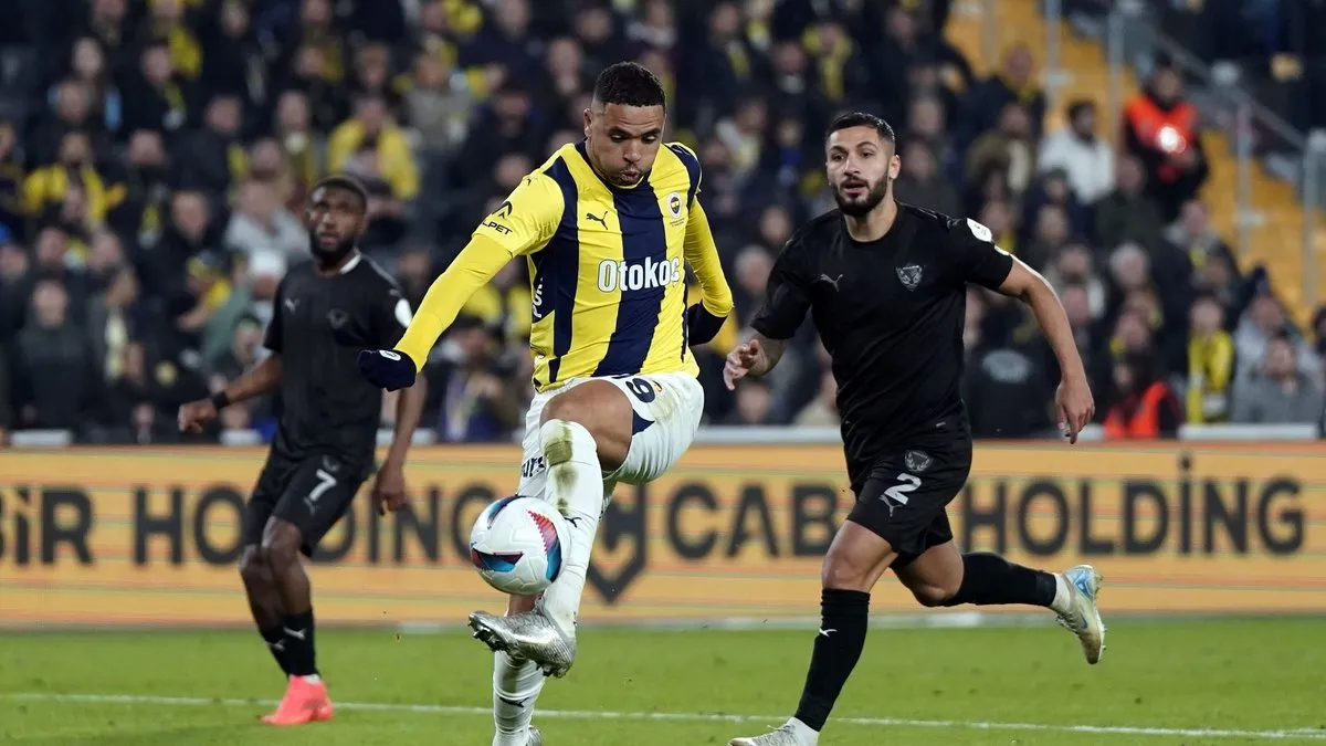 HATAYSPOR FENERBAHÇE CANLI | Fenerbahçe, Atakaş Hatayspor’a konuk oluyor! Maçta ilk yarı oynanıyor…