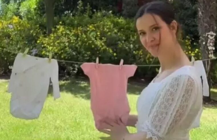 İrem Helvacıoğlu bebeğinin cinsiyetini açıkladı