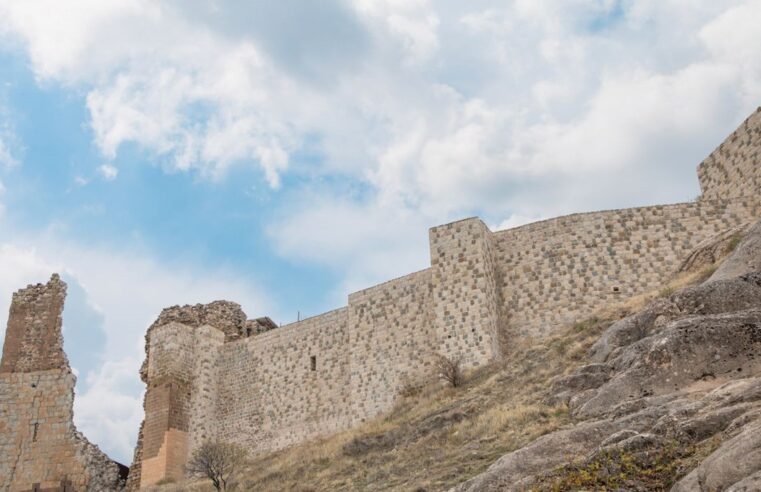 Tarihi Harput Kalesi’nde arkeolojik kazı dönemi başladı