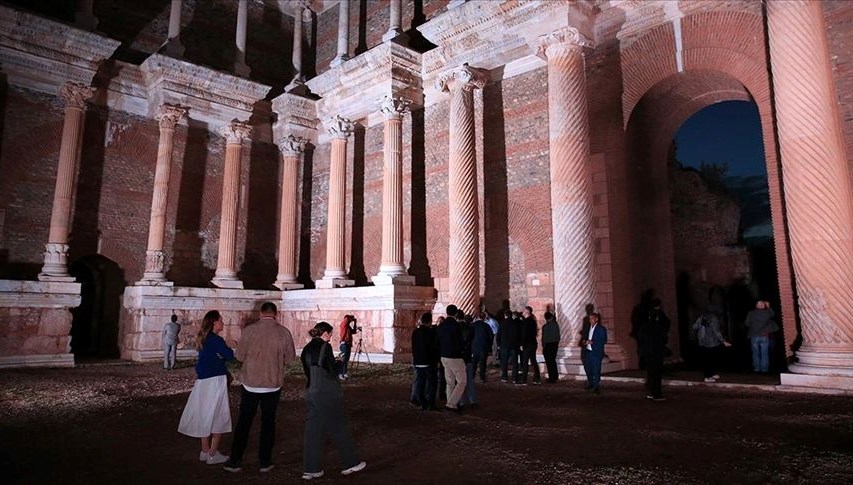 Sardes Antik Kenti’nde gece müzeciliği deneyimi
