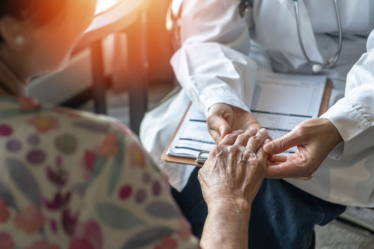 Parkinson’un erken uyarı işareti olabilir: Uzmanlar “asla görmezden gelmeyin” diyor