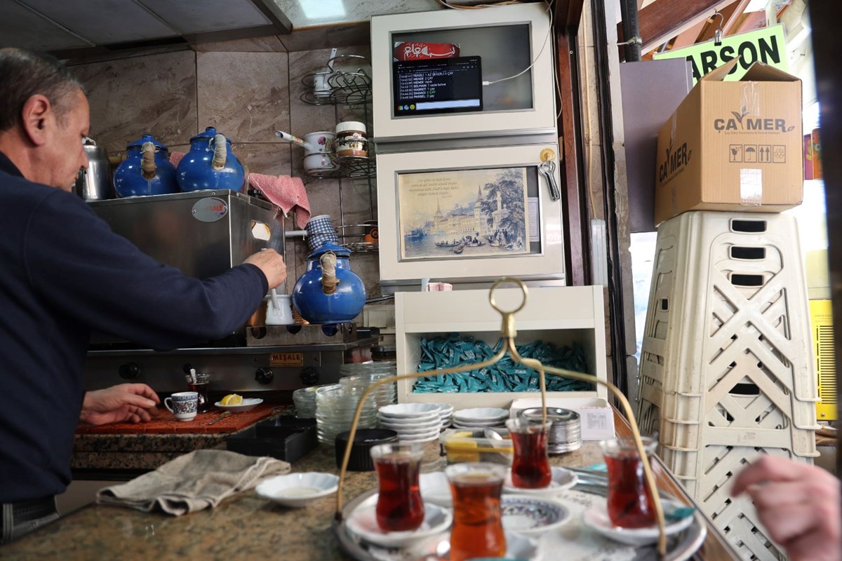 Teknolojiyi çay ocağıyla buluşturdu: Tasarladıkları yazılım sayesinde işleri kolaylaştı