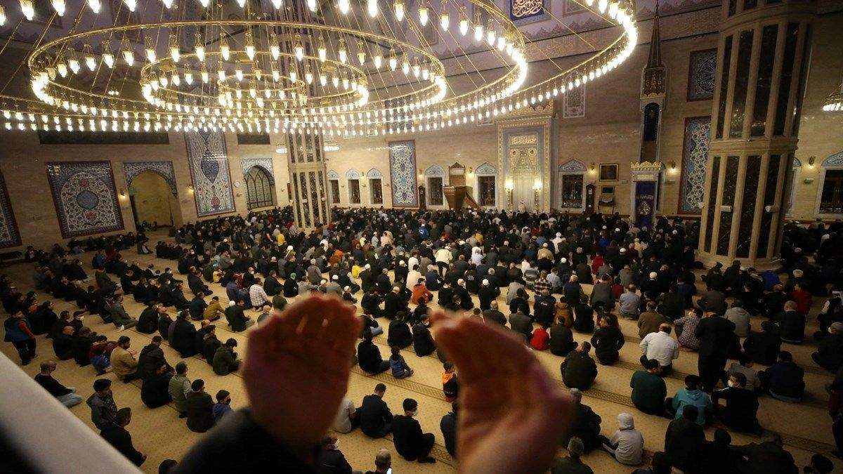 Cuma namazı saat kaçta kılınacak? 2 Mayıs Cuma namazı vakitleri