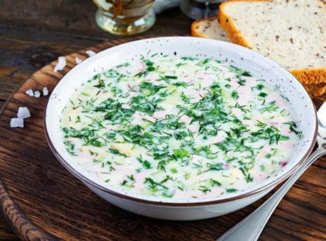Yaz sofralarının favori lezzeti! Mideyi rahatlatarak tok tutuyor, su gibi gidecek
