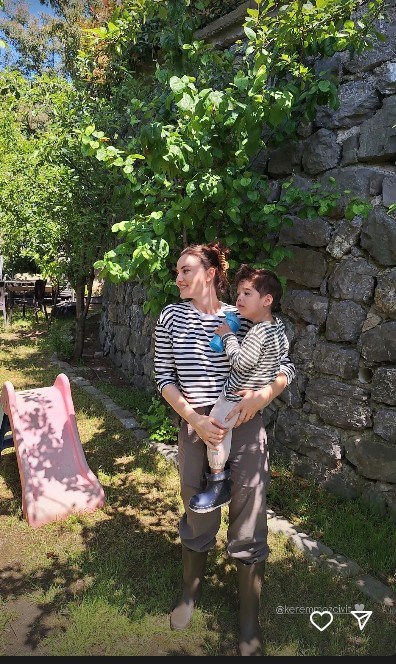 Fahriye Evcen’den Kerem ile yeni poz