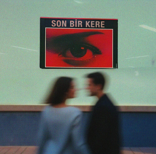 “Son Bir Kere”: Gidişin Gölgesiyle Barışmanın Karanlık Ezgisi