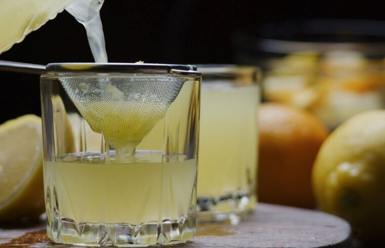 1 yemek kaşığı limon suyu ekleyince 7 fayda sağlıyor Az bilinen sabah alışkanlığı