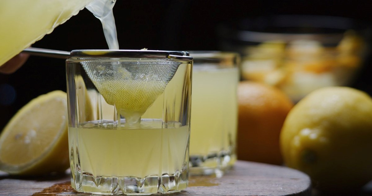 1 yemek kaşığı limon suyu ekleyince 7 fayda sağlıyor Az bilinen sabah alışkanlığı
