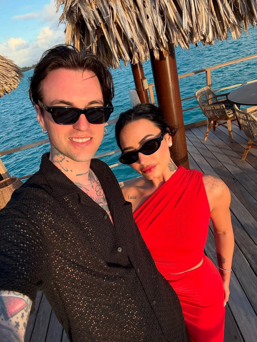 Ünlü şarkıcı Demi Lovato’dan balayı pozları