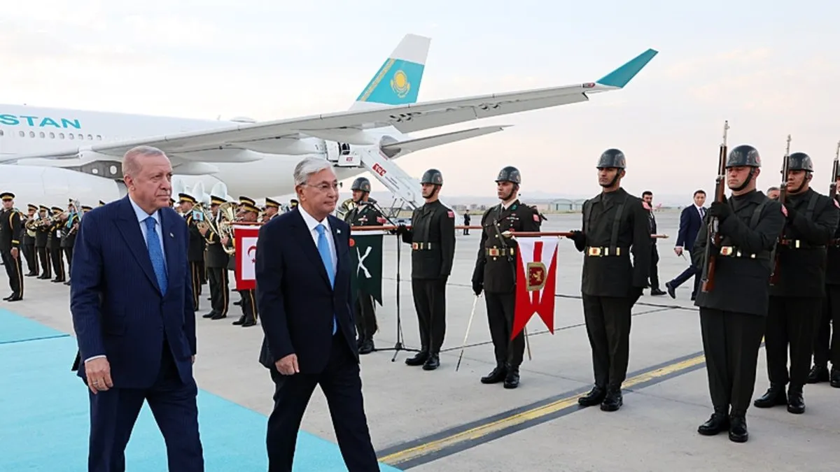 Kazakistan Cumhurbaşkanı Tokayev Ankara’da! Başkan Erdoğan havalimanında karşıladı