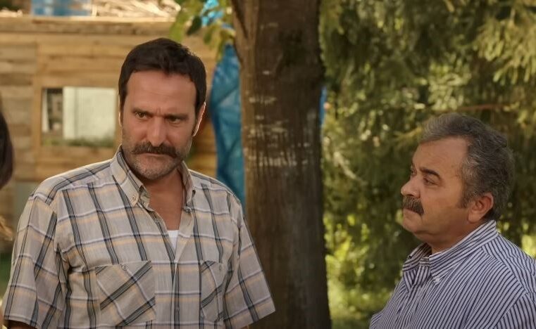 Cenazemize Hoş Geldiniz filmi oyuncuları kimler? (Konusu ve oyuncu kadrosu)