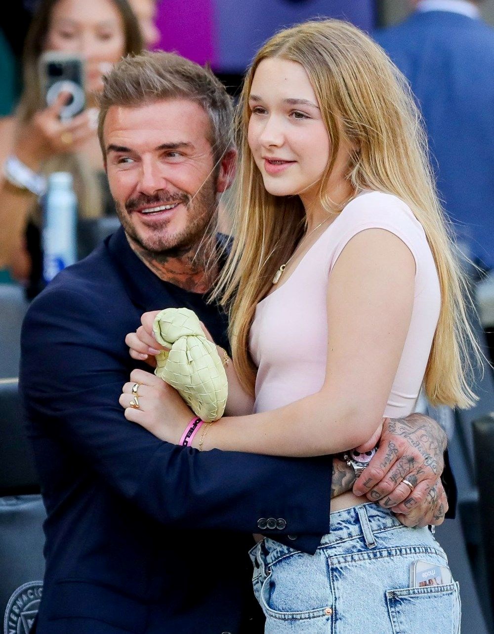 Beckham ailesinin en küçük üyesi 14 yaşında: Kutlamalara gölge düşebilir
