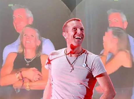 Coldplay skandalıyla dalga geçti! Ünlü şarkıcı konser öncesi seyircileri uyardı