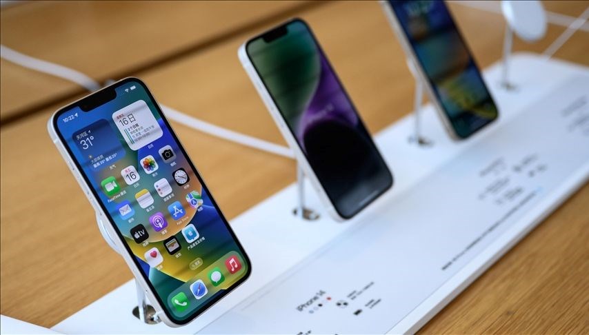 Apple Çin’de kepenk indirdi